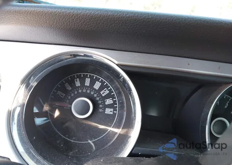 2014 Ford Mustang V6 Premium z USA, uszkodzony, nr VIN 1ZVBP8AM1E5243473